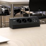 Nablatowa listwa zasilająca Magnat STICK 4M 3x230V + 2xUSB charger A+C