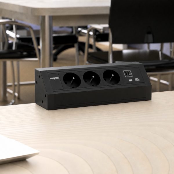 Nablatowa listwa zasilająca Magnat STICK 4M 3x230V + 2xUSB charger A+C Nablatowa listwa zasilająca Magnat STICK 4M 3x230V + 2xUSB charger A+C