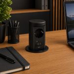 BACHMANN ELEVATOR 2 – kolumna blatowa wysuwana 1x gniazdo 230V + USB-C 45W + ładowarka indukcyjna Qi2 - CZARNY MAT w biurku